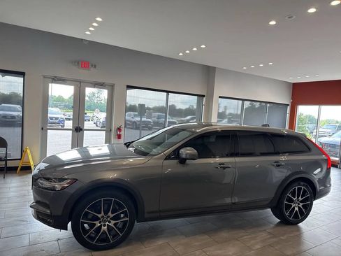 Used 2020 Volvo V90 T6 Cross Country AWD/4WD image 8