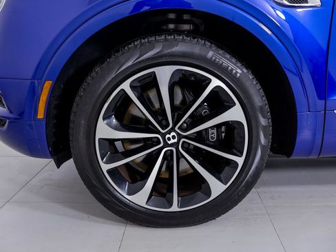 Used 2019 Bentley Bentayga AWD/4WD image 37