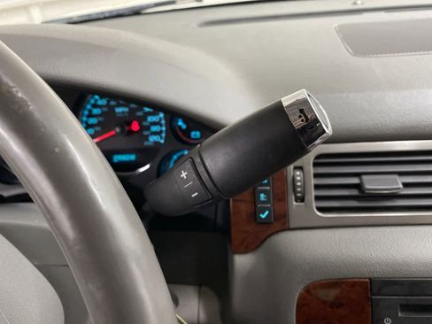 Used 2012 Chevrolet Avalanche LTZ image 27