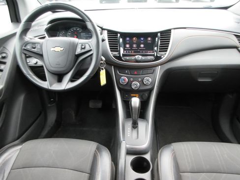 Certified 2021 Chevrolet Trax LT AWD/4WD image 16