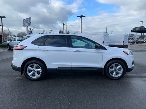 Certified 2022 Ford Edge SE image 8
