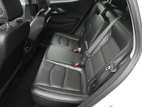 Used 2024 GMC Terrain SLT AWD/4WD image 19
