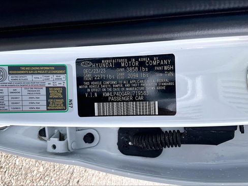 Used 2024 Hyundai Elantra Limited FWD image 30