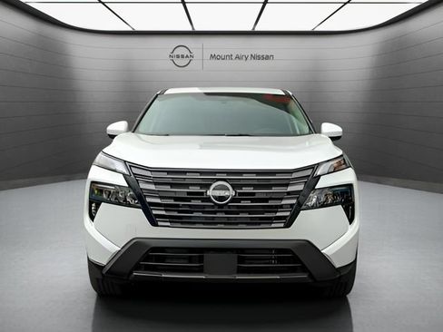 New 2026 Nissan Rogue SV w/ Cold Weather Package AWD/4WD image 1