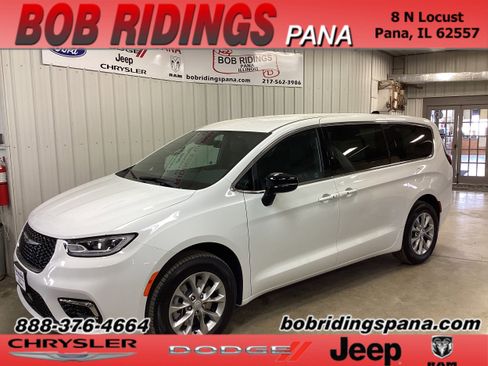 New 2026 Chrysler Pacifica Select image 1