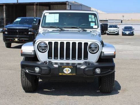 Used 2022 Jeep Wrangler Unlimited Sahara AWD/4WD image 2