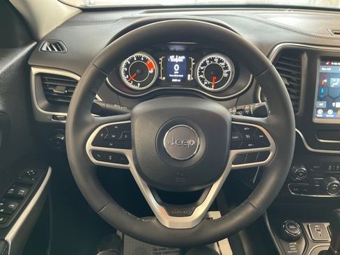 Used 2022 Jeep Cherokee Latitude image 17