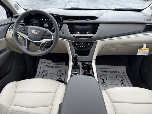 New 2026 Cadillac XT5 Premium Luxury w/ Driver Assist Package AWD/4WD image 15