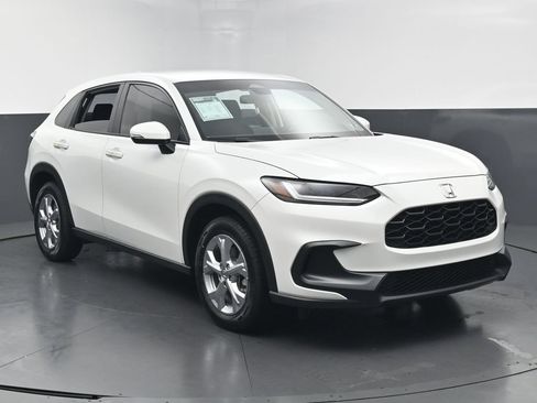 Used 2023 Honda HR-V LX image 3