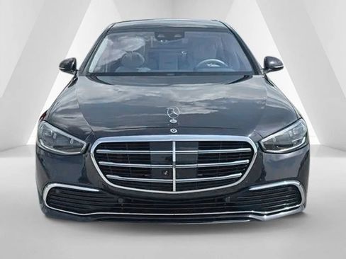 Used 2022 Mercedes-Benz S 500 4MATIC w/ 3D Technology Package image 2
