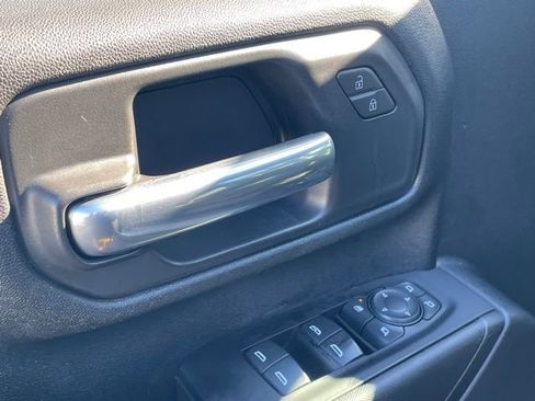 Used 2024 Chevrolet Silverado 2500 Custom w/ Custom Value Package image 9