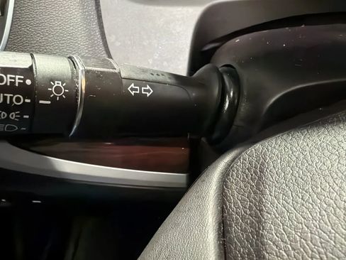 Used 2017 Acura TLX image 14