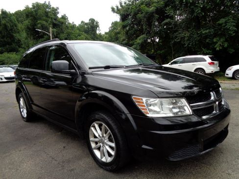 Used 2014 Dodge Journey SXT w/ Flexible Seating Group image 3