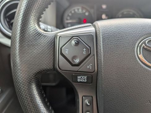 Used 2016 Toyota Tacoma TRD Sport w/ Premium & Technology Package image 13