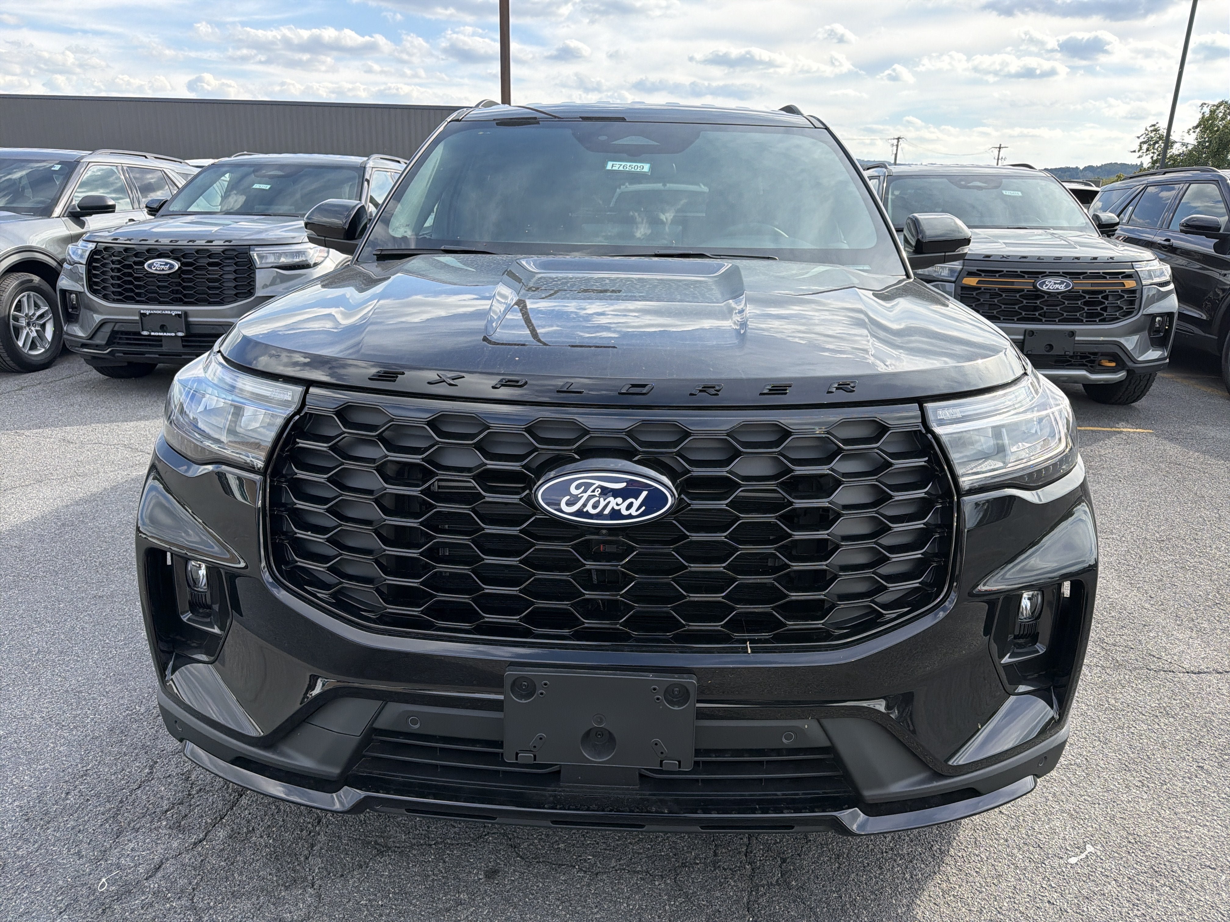 New 2027 Ford Explorer ST-Line AWD/4WD image 3
