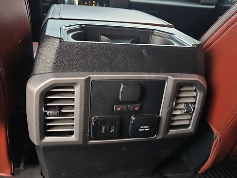 Used 2018 Ford F150 Platinum w/ Equipment Group 701A Luxury AWD/4WD image 20