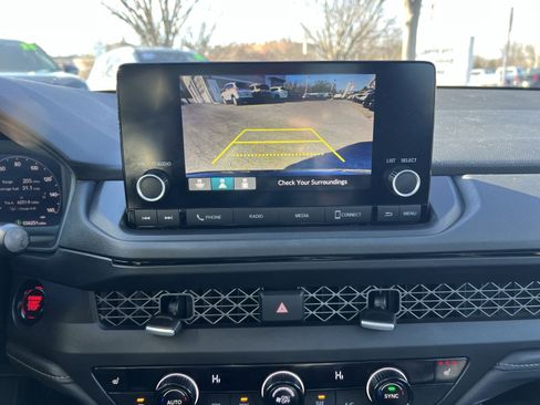 Used 2023 Honda Accord EX image 19