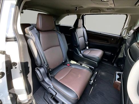 Used 2025 Honda Odyssey Elite image 19