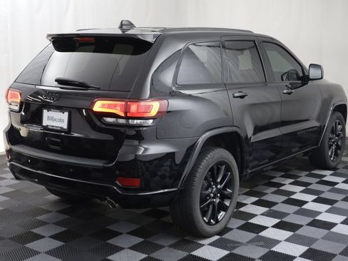 Used 2019 Jeep Grand Cherokee Altitude AWD/4WD image 19