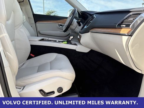 Certified 2022 Volvo XC90 T6 Momentum w/ Advanced Package image 38