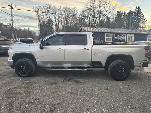 Used 2021 Chevrolet Silverado 3500 LTZ w/ LTZ Plus Package image 9