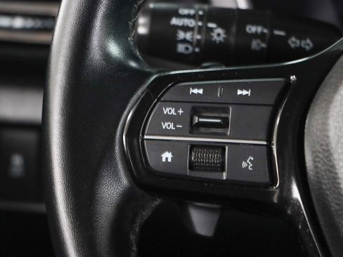 Used 2024 Honda Pilot EX-L image 13