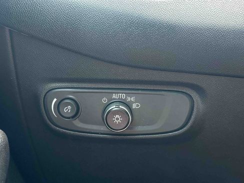 Used 2024 Chevrolet Equinox LT FWD image 34