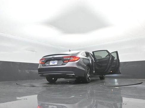Used 2021 Honda Accord Touring image 39