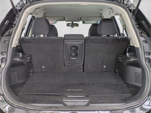 Used 2018 Nissan Rogue S AWD/4WD image 6
