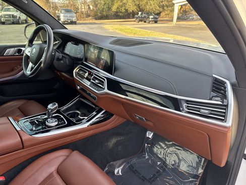 Used 2022 BMW ALPINA XB7 AWD/4WD image 41