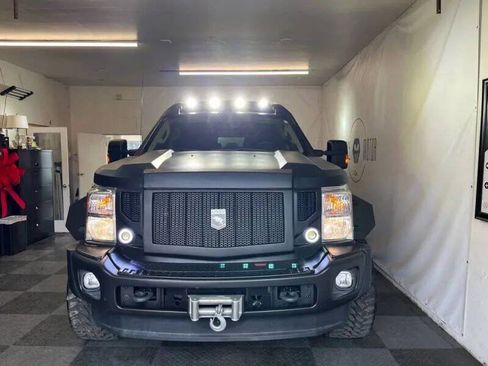 Used 2016 Ford F450 XLT w/ XLT Interior Package image 12