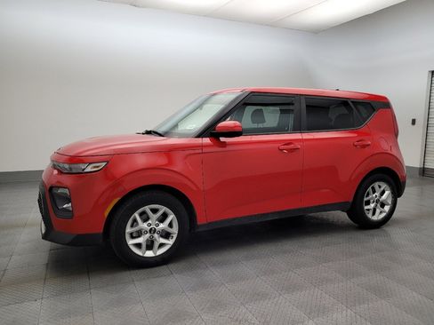Used 2020 Kia Soul S image 2