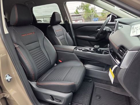 New 2026 Nissan Rogue SV AWD/4WD image 13