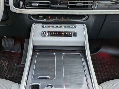 Certified 2025 Lincoln Aviator Reserve image 21