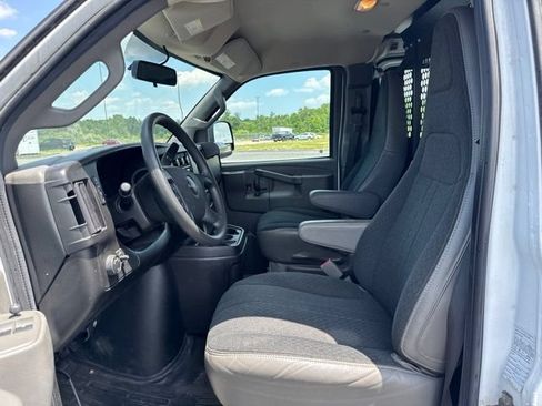 Used 2022 GMC Savana 2500 w/ Driver Convenience Package RWD image 6