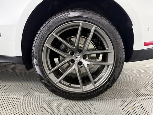Certified 2026 Porsche Macan Turbo AWD/4WD image 12