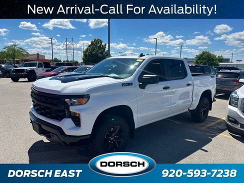 Used 2025 Chevrolet Silverado 1500 Custom Trail Boss w/ Dark Appearance Package AWD/4WD image 1