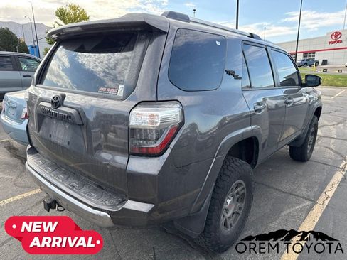 Used 2018 Toyota 4Runner TRD Off-Road Premium w/ TRD Performance Package AWD/4WD image 12