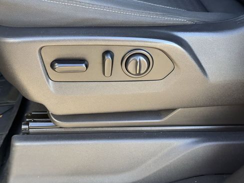 Used 2021 Chevrolet Silverado 1500 LT image 25