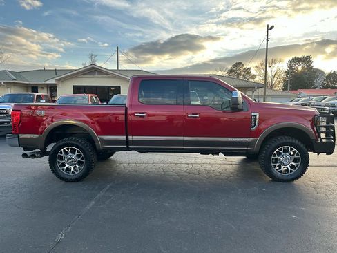 Used 2018 Ford F250 Lariat w/ Chrome Package image 4