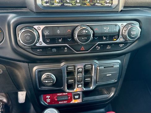 Used 2022 Jeep Wrangler Unlimited Rubicon 4xe w/ Steel Bumper Group image 17