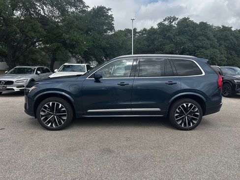 Certified 2025 Volvo XC90 T8 Plus image 3