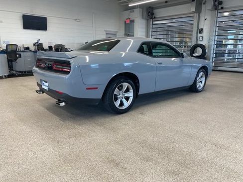 Used 2022 Dodge Challenger SXT RWD image 5