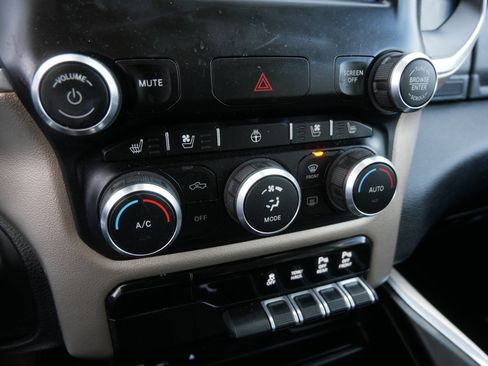 Used 2019 RAM 1500 Laramie image 35