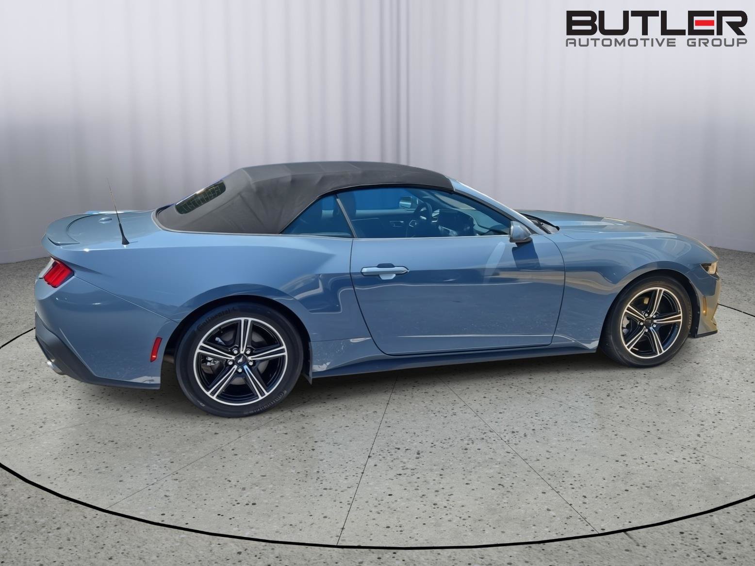 Used 2025 Ford Mustang Premium RWD image 2