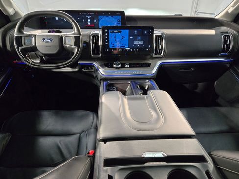 Used 2025 Ford Expedition Platinum AWD/4WD image 10