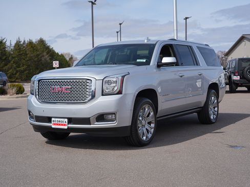 Used 2017 GMC Yukon XL Denali w/ Open Road Package image 7