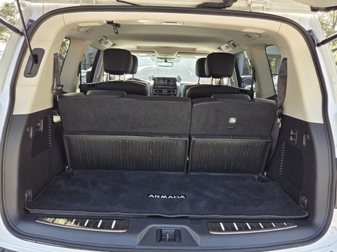 Used 2024 Nissan Armada Platinum w/ Captain's Chairs Package RWD image 17