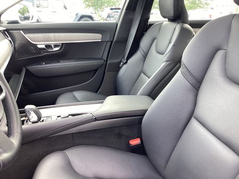 Used 2023 Volvo S90 B6 Plus AWD/4WD image 12