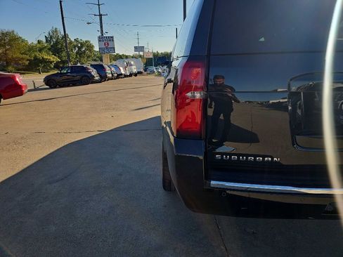 Used 2016 Chevrolet Suburban LTZ image 10